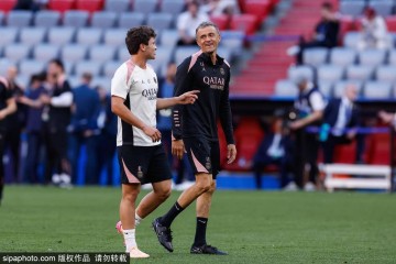 惊天反转!法甲被“坑”惨后掀桌子:自建频道,还想拉“仇人”DAZN入伙?