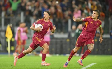 迪巴拉精彩进球助罗马击败萨索洛,反超AC米兰并追平意甲领头羊