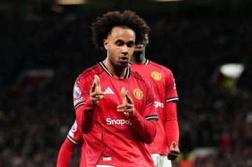 曼联1-1狼队无缘连胜！齐尔克泽进球却被喝倒彩，阿莫林出尔反尔遭反噬