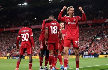 凌晨欧冠19亿欧元对决,利物浦19人残阵战国米,萨拉赫被弃!