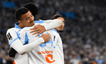 一场6-2,让法甲变天,榜首易主,曼联弃将踢疯了:轰入4球