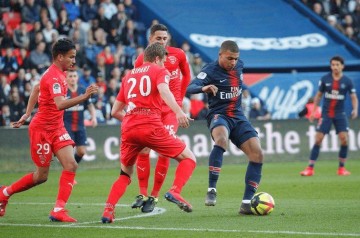 法甲焦点战:南特主场死守保级命脉,雷恩复仇战剑指三分