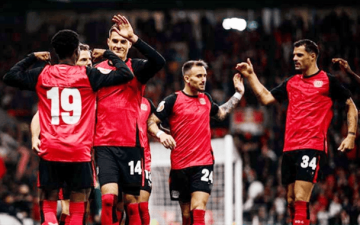 德甲焦点战前瞻：残阵斯图加特主场死磕法兰克福 攻防漏洞对决谁能抢分续命？