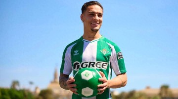 拒德甲冠军拜仁!安东尼透露离曼联原因:贝蒂斯早有约定