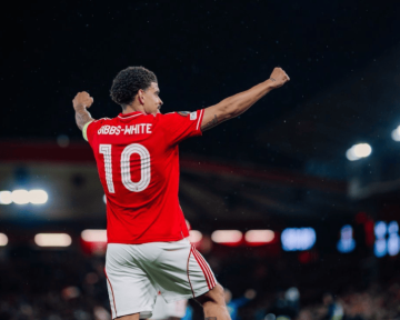 红牌！英超劲旅险胜：挺进欧联杯4强，将对决维拉，争夺决赛名额