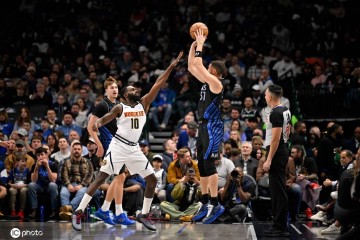 默里33+5弗拉格伤退 掘金力克独行侠迎三连胜