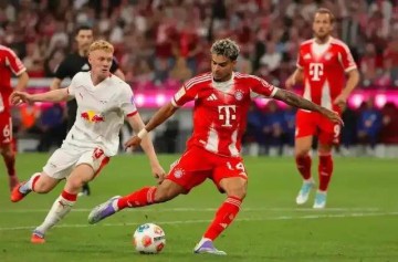 为何德甲、西甲向右,英超向左?