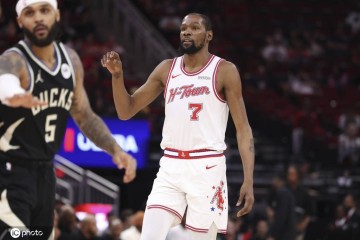 杜兰特19+9申京25+8谢泼德27分 吉昂36+10火箭胜雄鹿