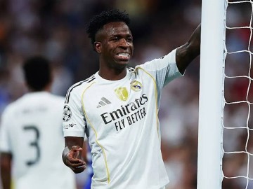 在阿隆索麾下受冷落，维尼修斯对皇马生涯失去信心