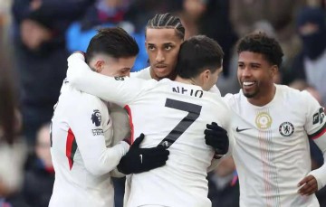 随着切尔西3-1，阿森纳2-3不敌曼联，维拉2-0纽卡 英超积分榜出炉