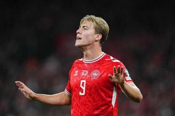 曼联卖掉了最强中锋?霍伊伦连续4场破门&6球1助