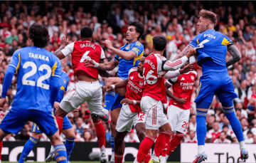 阿森纳危机！后防天团再现低级失误， 利兹联要趁火打劫！