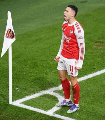 马丁内利超神带不动马杜埃凯,点球大战9-8水晶宫,阿森纳4线争冠