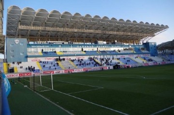 回不去主场的阿塞拜疆球队卡拉巴赫,迎来队史欧冠首胜