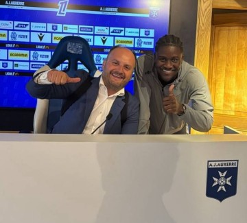 罗马诺:奥斯曼刚刚签署转会合同,正式从布莱顿租借加盟欧塞尔