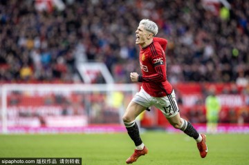 那不勒斯认为曼联影响加纳乔发挥 愿出4500万镑解救他