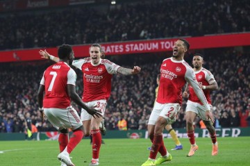 高清:阿森纳点球战9-8进联赛杯四强 球员激动庆祝