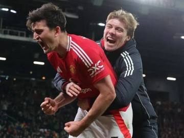 曼联夏窗中场重建锁定4大目标！2中场+1后卫，皇马核心成最难拼图！