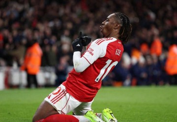 切尔西迎来七场伦敦德比,纽卡多次对阵曼城,豪门争霸挑战升级