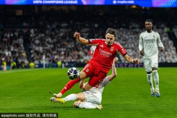 争议言论引爆伯纳乌！名嘴在《小酒馆》怒斥：皇马战曼城只是“海市蜃楼”，巴尔韦德本不该上场