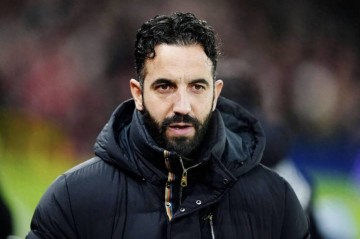 一场2-1逆转，让巴萨西甲登顶！弗里克激活曼联弃将：4场独造6球