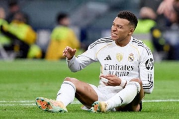 多谁谁尴尬！皇马免签姆巴佩后 国内4冠均被巴萨夺走 巴黎6冠王