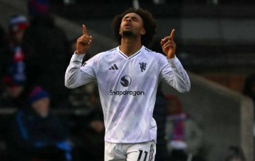 罗马报价齐尔克泽曝光 曝曼联面临两难局面 阿莫林决定1月留卖走向