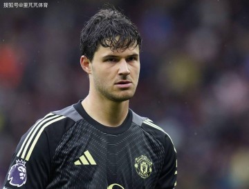 一日英超动向:阿森纳极限绝杀5分领跑,曼联门将自信发挥出色