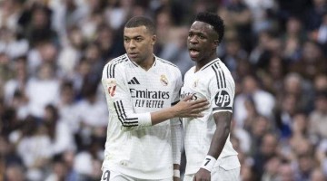 巴萨2-0完胜西班牙人!提前两轮问鼎西甲,弗兰克包揽国内三冠