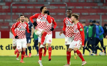 德甲法甲重磅比赛前瞻：朗斯主场称雄在望，圣保利与科隆生死较量悬念重重