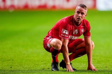 太阳报:英超旧将罗尼-斯塔姆被指控走私毒品,与哥哥一同被审