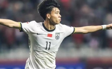 有追求！拒德甲冷板凳选择留守，王钰栋在浙江新战术下苦练射门剑指金靴