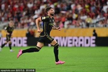 38岁吉鲁美国失意归来！3百万年薪仅进5球，重返法甲能否逆袭？