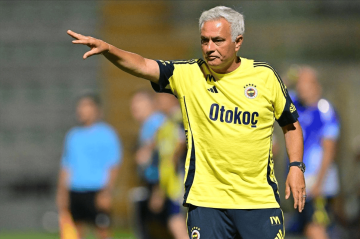 1-0,62岁穆帅发威:率队掀翻意甲劲旅,迎季前热身赛第4胜