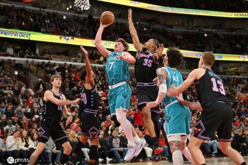 布里奇斯26+14武切维奇28+7+8 黄蜂胜公牛